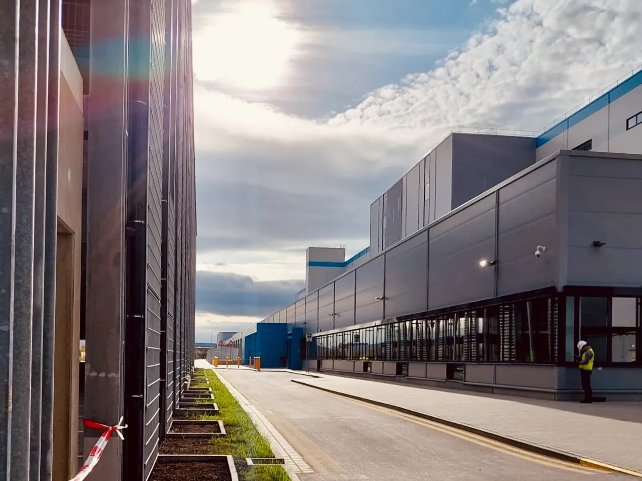 Electrical Engineering Solutions for Amazon | Builtech Case Study