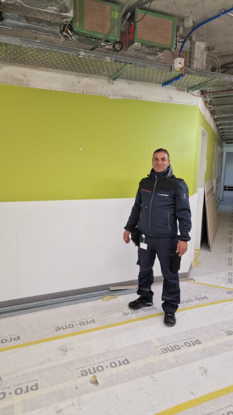 Messaoud Mebarki – Auszubildender bei elektroNWS in Basel.